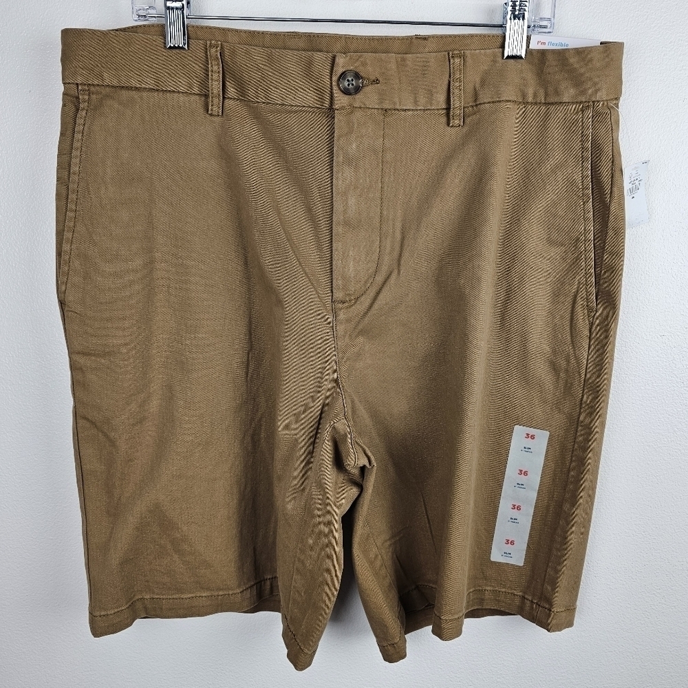 Old Navy #549103 Slim Built-In-Flex Dark Tan Shorts NWT, size 36
